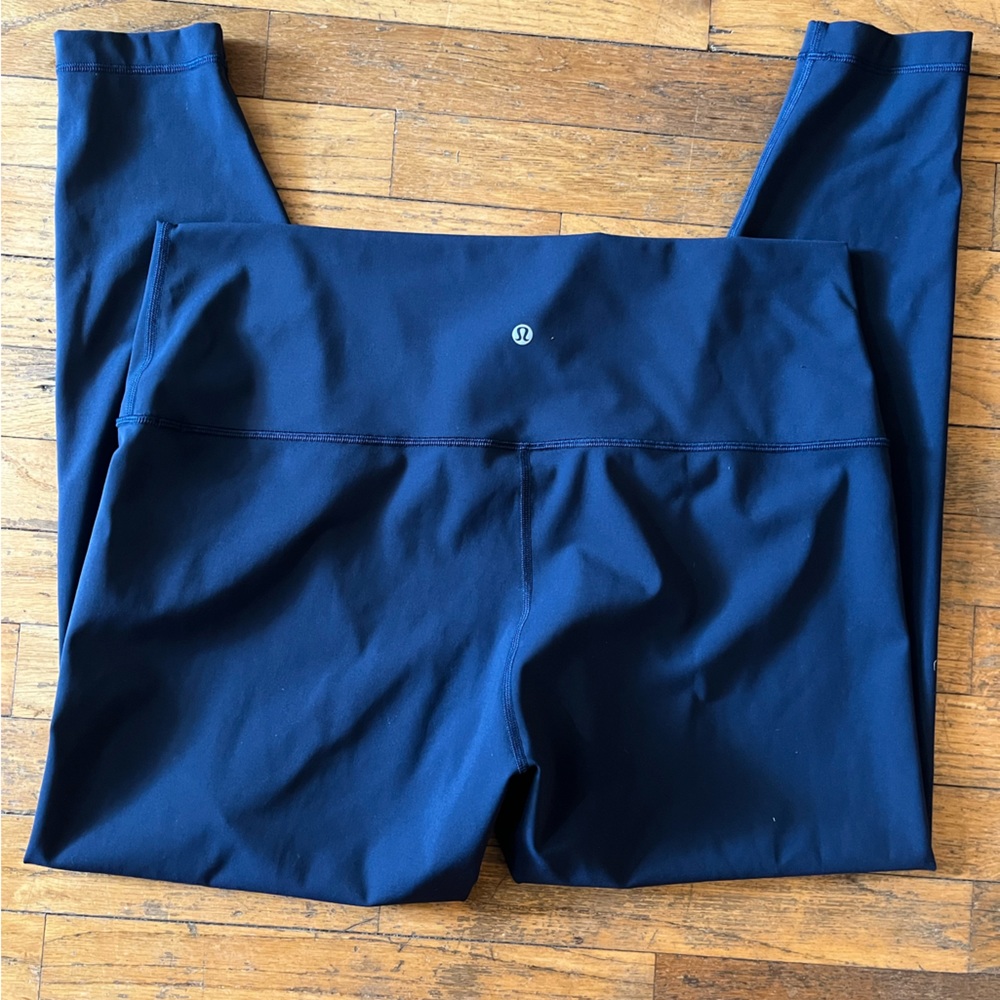 Like new Lululemon high rise 28” leggings